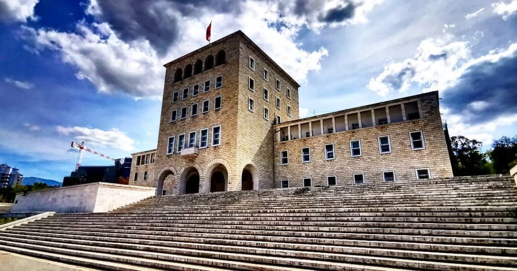 Universidad Tirana Albania