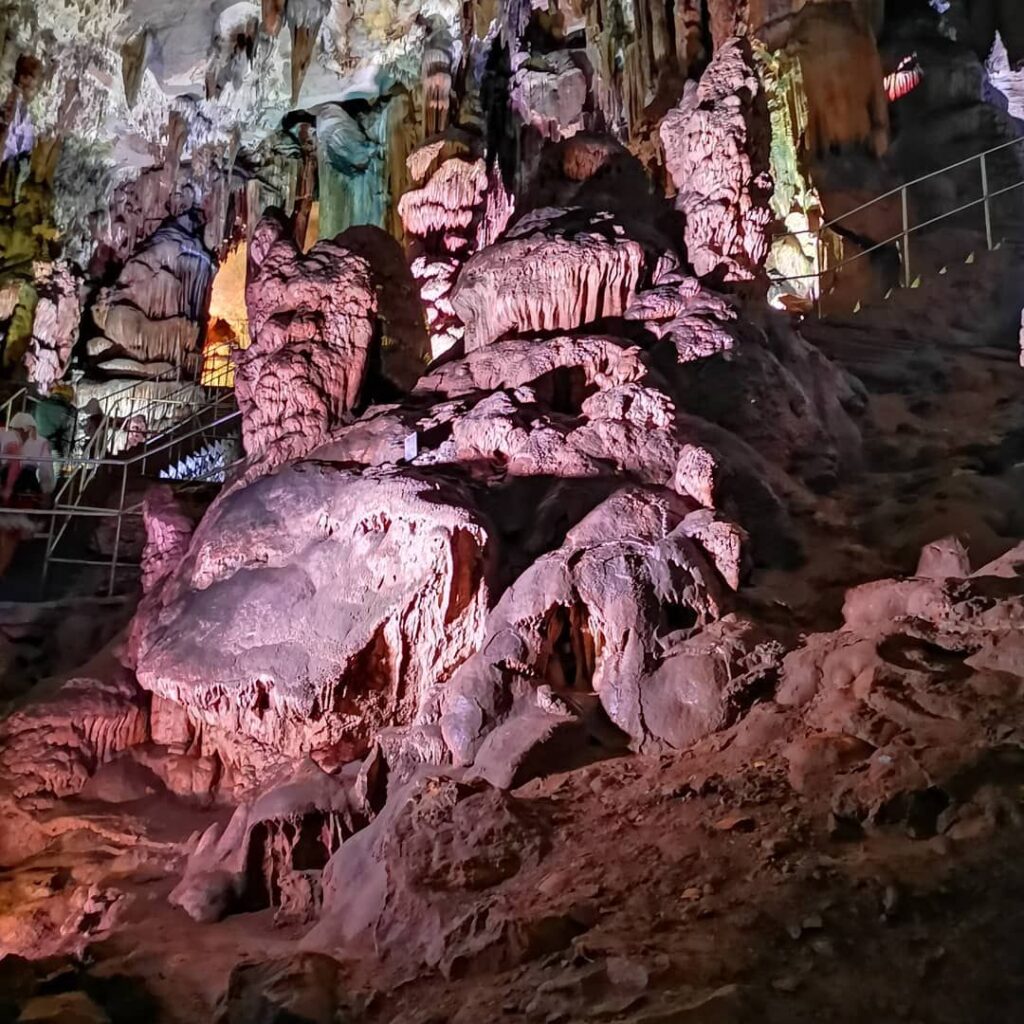 La Cueva Ledenika, Fuente: @belevss, Instagram