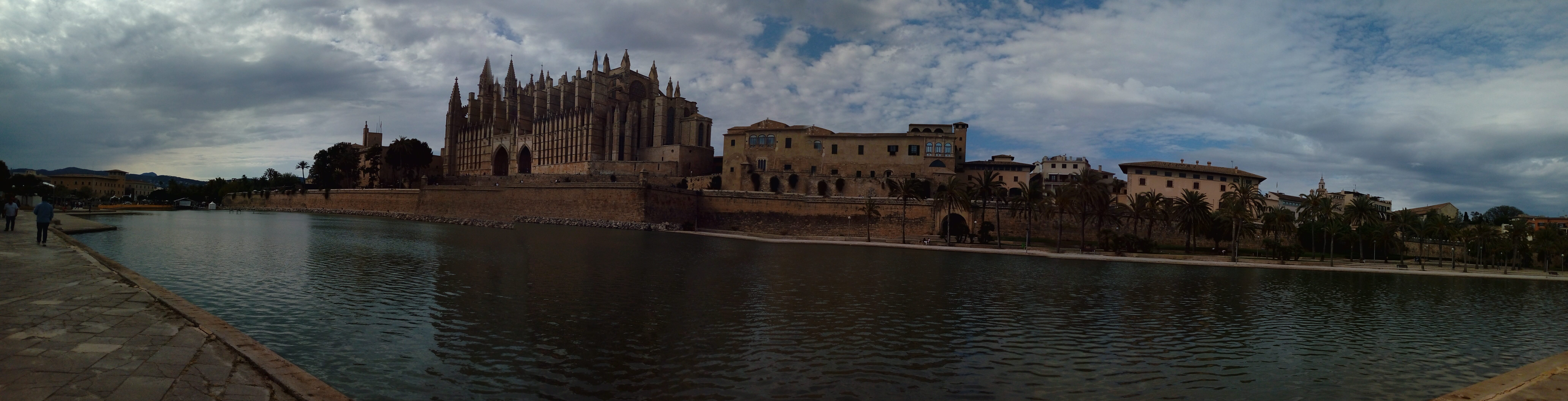 Panorámica de la catedral de Palma de Mallorca